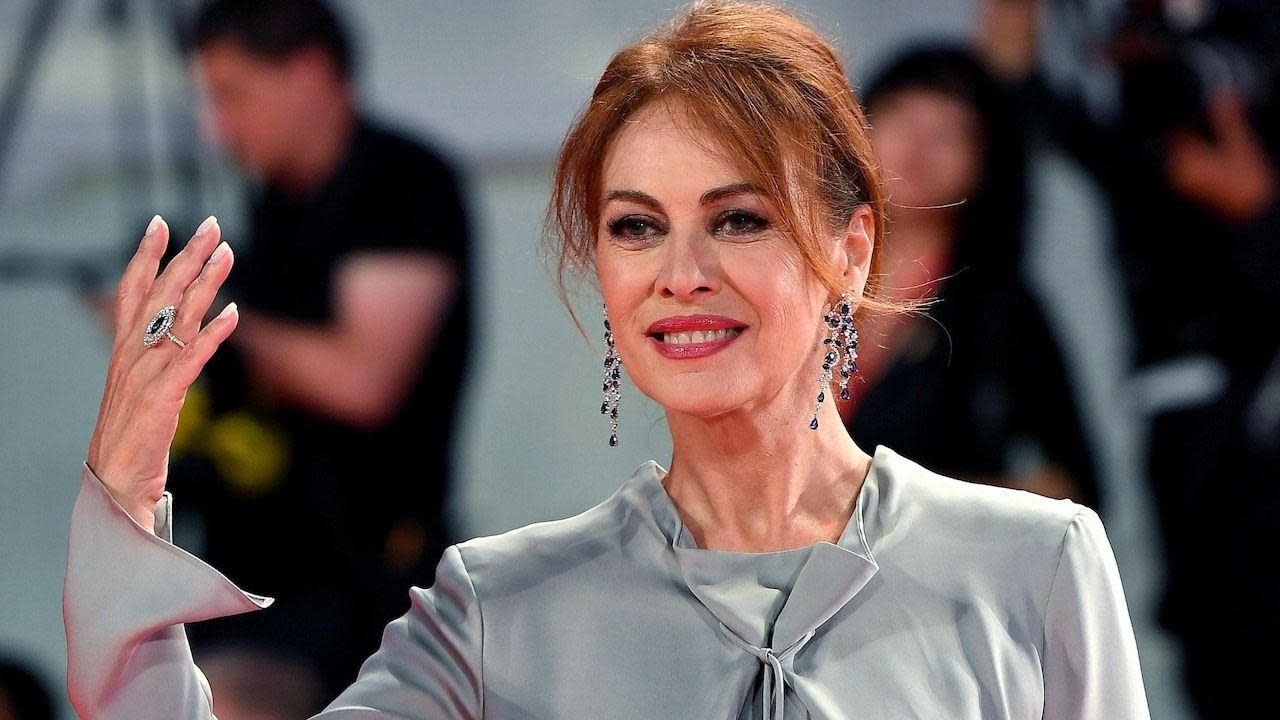 Copertina dell'articolo ELENA SOFIA RICCI CONTRO PALINSESTI, NICCOLÒ CENTIONI: "FUTURO NELLE PIATTAFORME, MA TV RESTA CENTRALE"